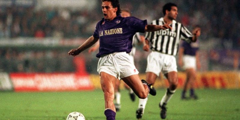 Roberto Baggio nổi tiếng với phong cách chơi bóng như thế nào?